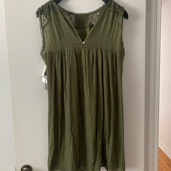 Short green summer dress - Picture 1 of 4